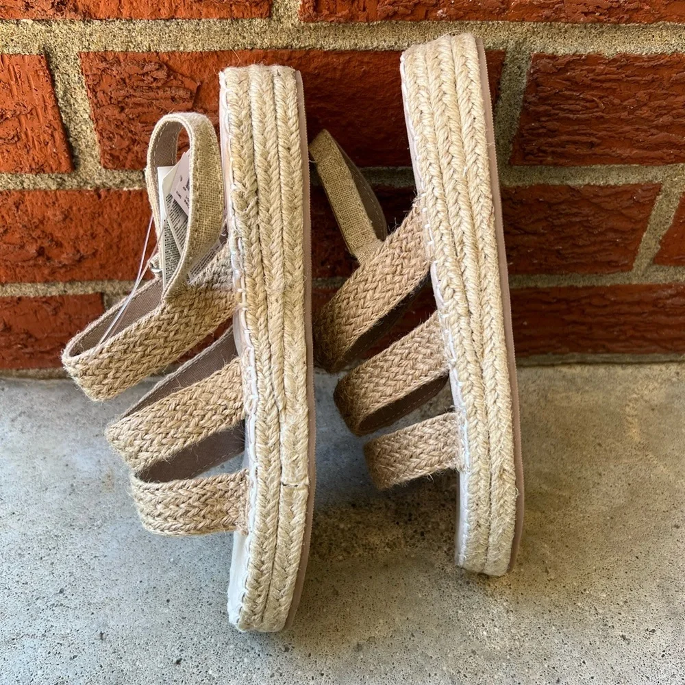 GAP Spring Cottage Espadrille Girls Sandals size 3/4